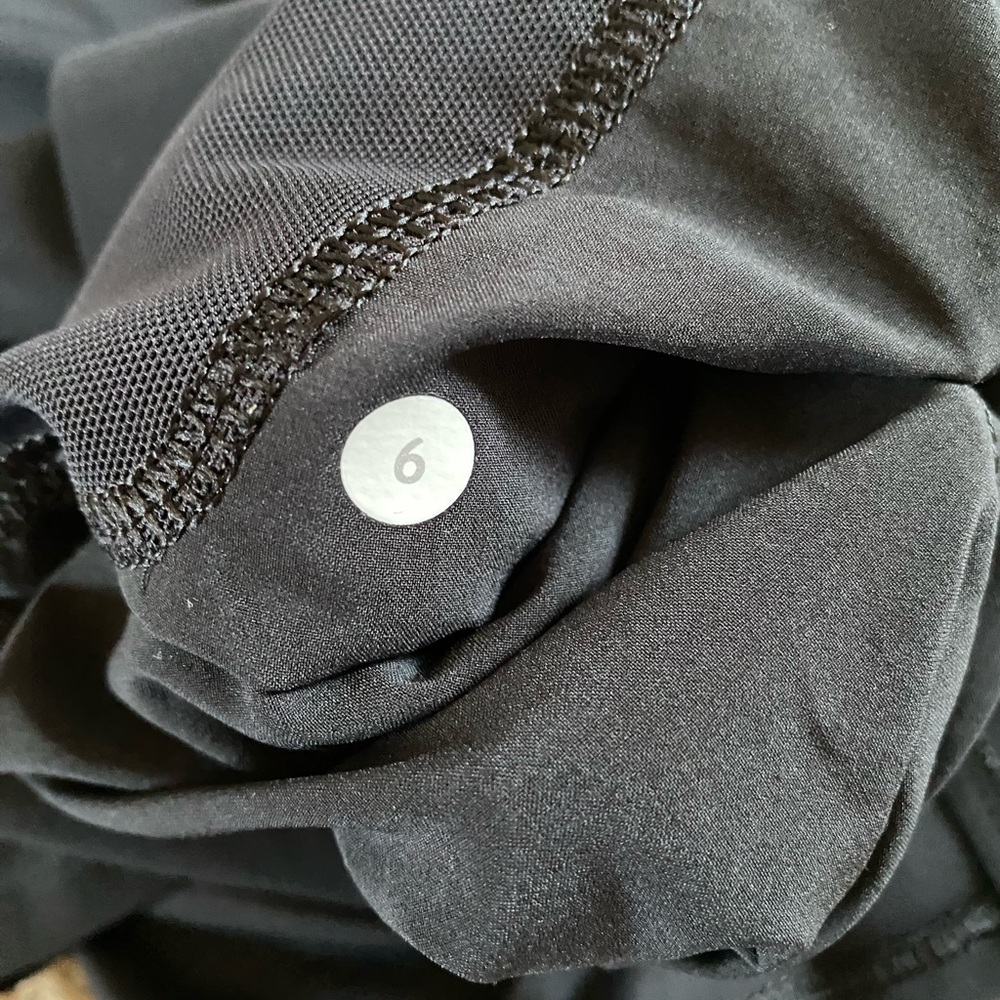 Lululemon Tracker High Rise Shorts - Picture 5 of 5